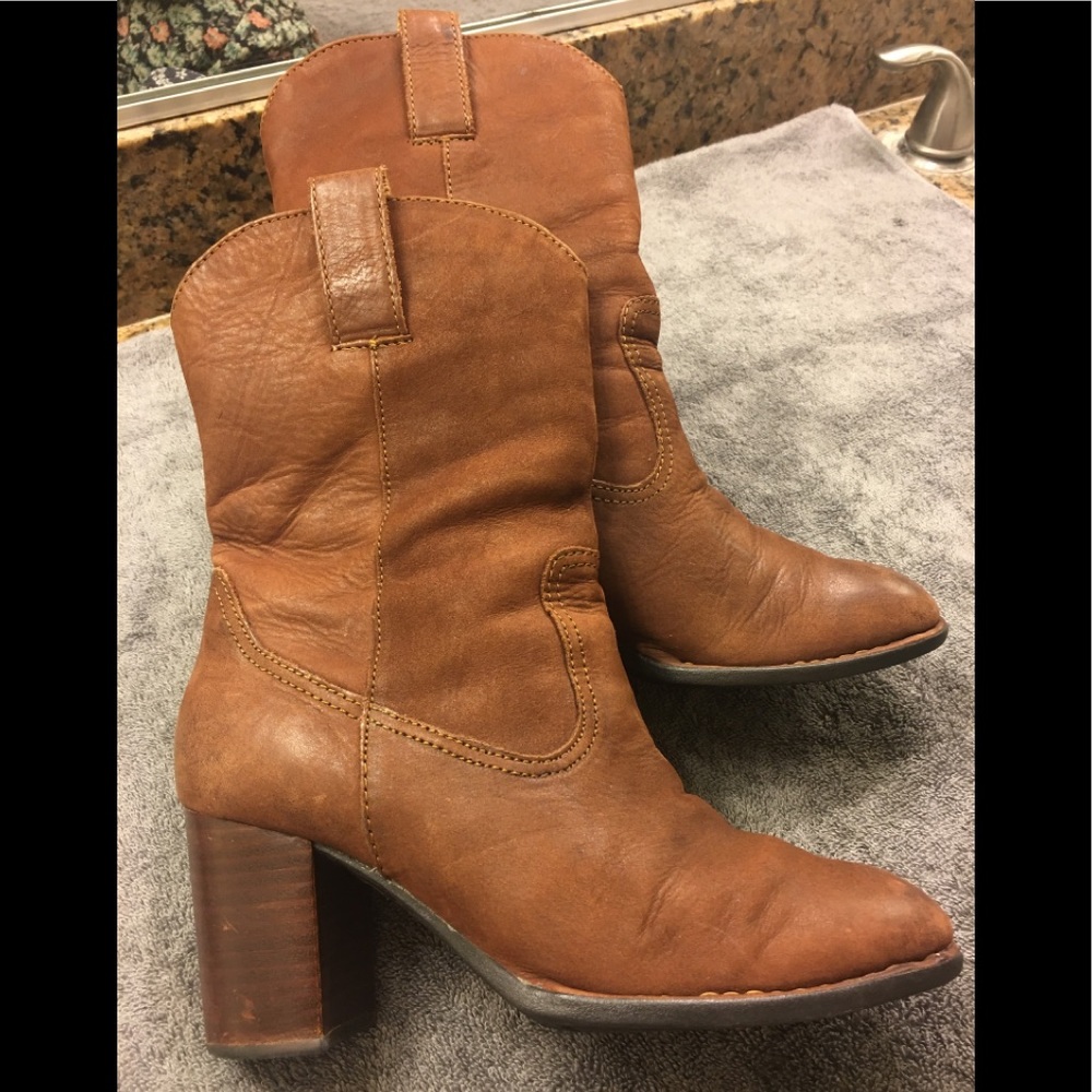 Born brown mid calf pull up western boot 6